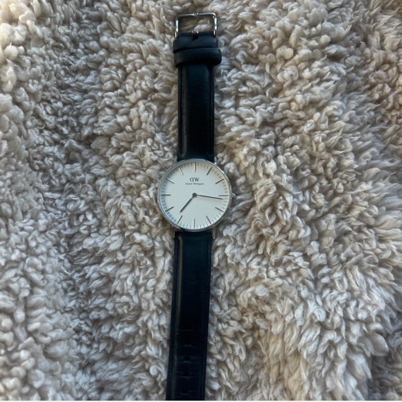 Daniel Wellington classic watch - Picture 3 of 7